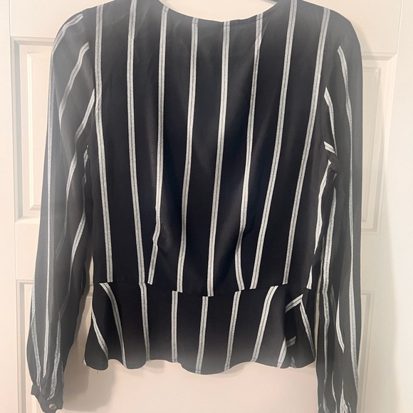 H&M Black & White Striped V-Neck Peplum Blouse Size 2 - Picture 2 of 4